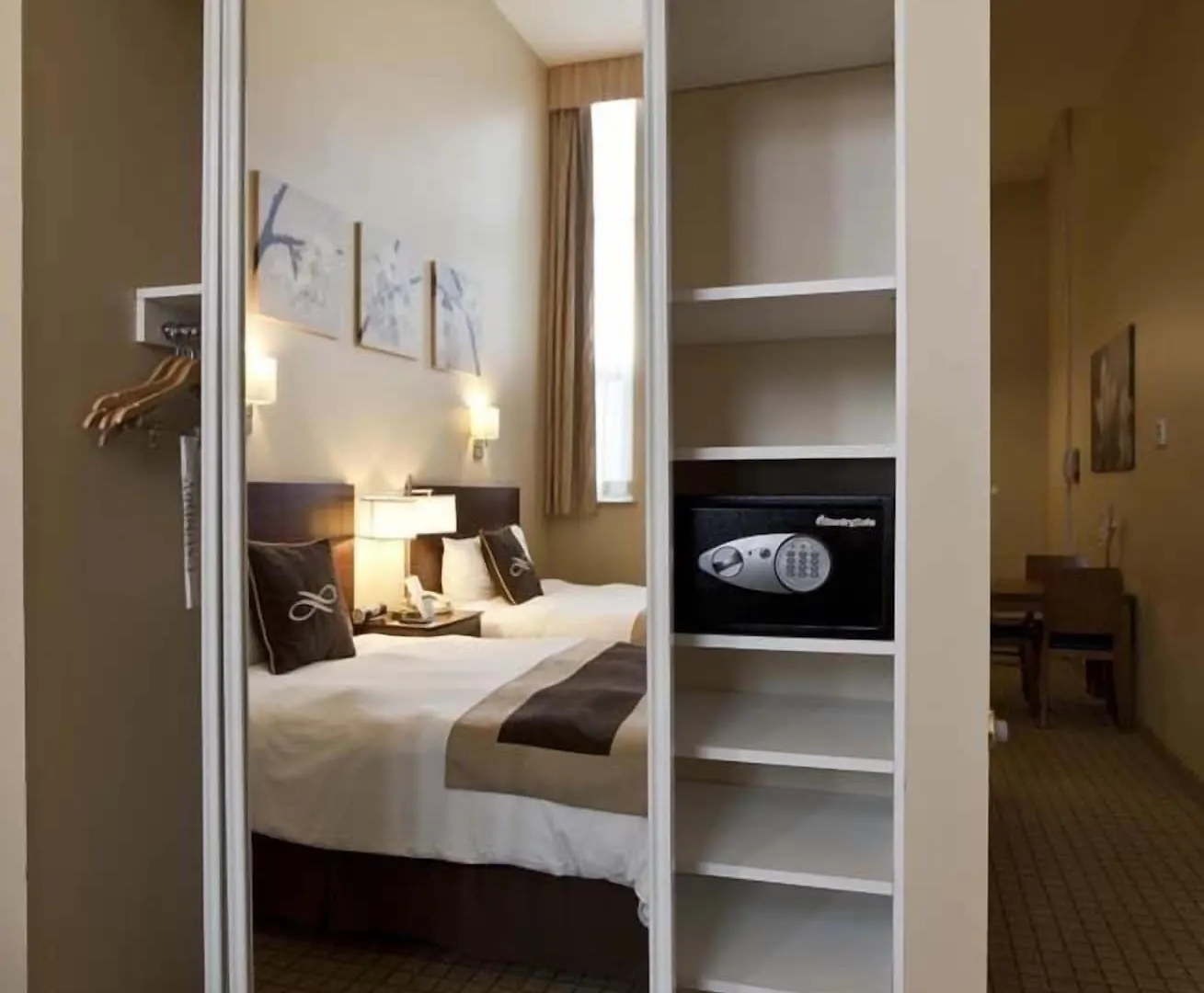 Pointe Plaza Hotel (Adults Only) New York