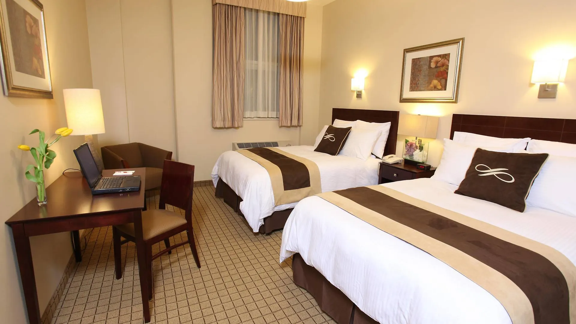 Pointe Plaza Hotel (Adults Only) New York