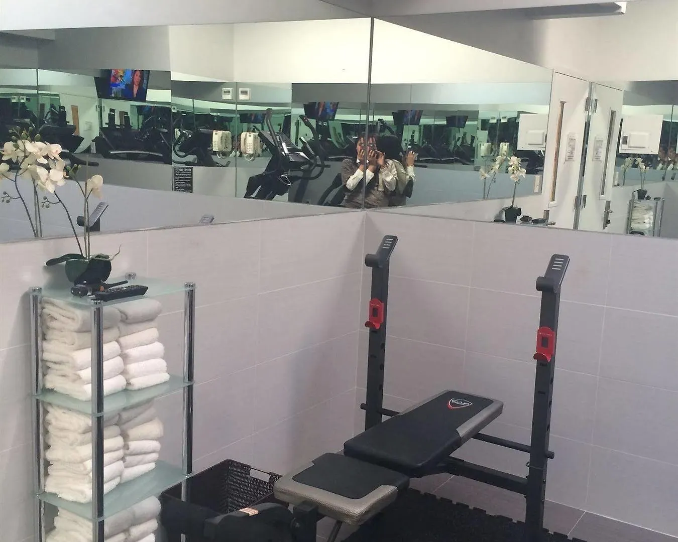 Pointe Plaza Hotel (Adults Only) New York