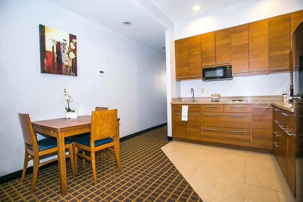 Pointe Plaza Hotel (Adults Only) New York